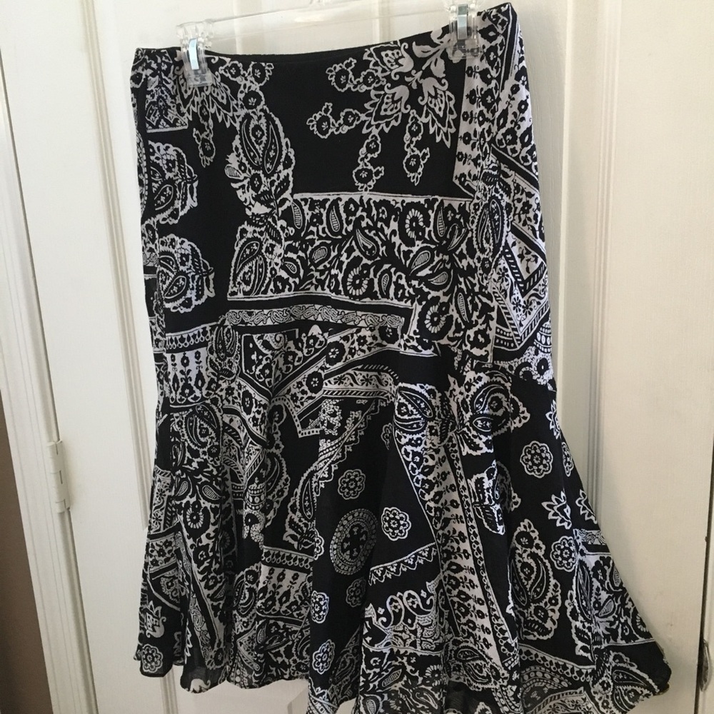FINAL MARKDOWN LADIES American living lined skirt medium